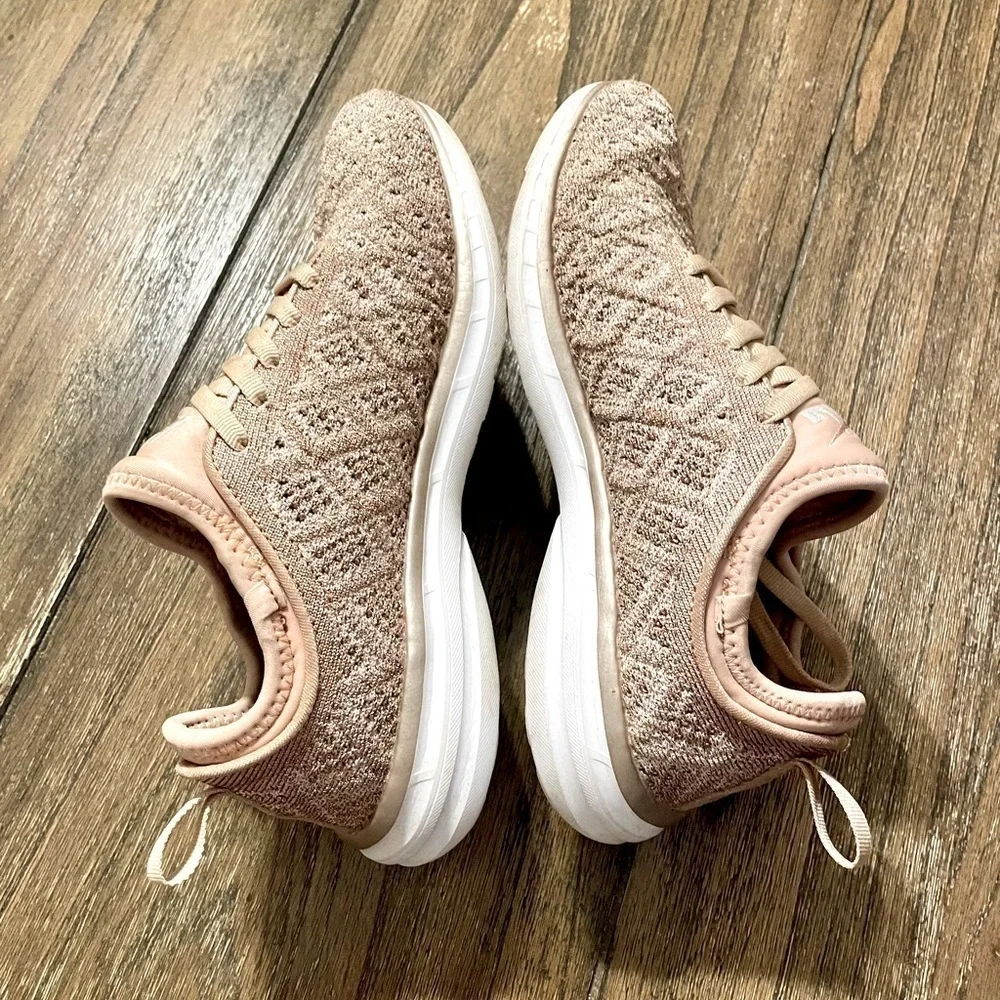 APL  Athletic Propulsion Lab Sneakers Shoes Techloom Phantom Rose Gold Size 7